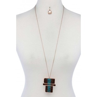 Rect gular Shape Pend t Necklace